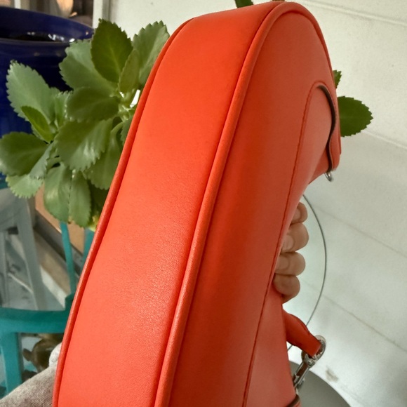 🧡 Marc Jacobs Small Leather Hobo Bag 🧡 - Picture 6 of 9